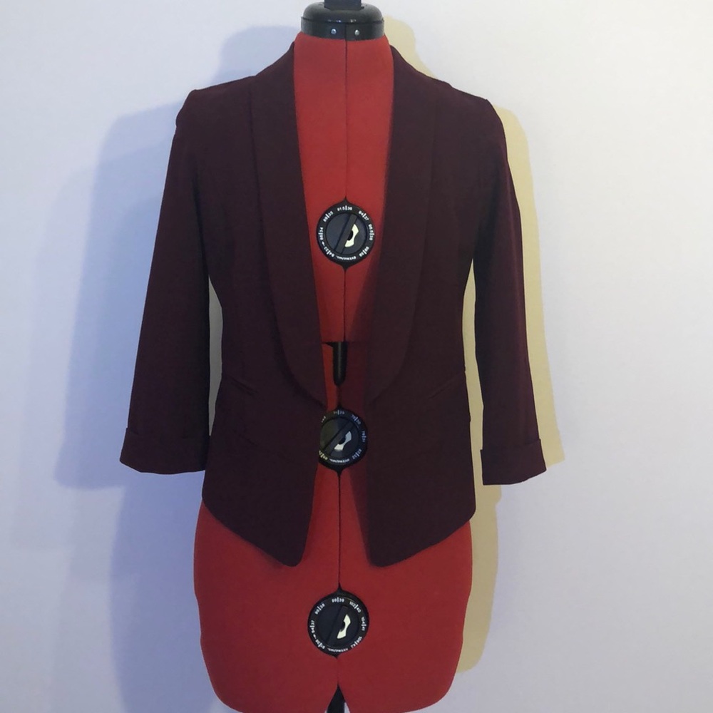 Lightweight 3/4 Sleeve Maroon Blazer